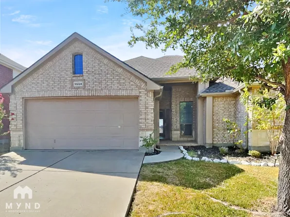 10224 Ash Creek Ln, Fort Worth, TX 76177