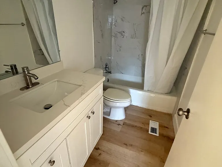 1226 E 500 S — Photo 16