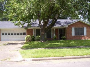7861 Pecan Villas Dr, Houston, TX 77061