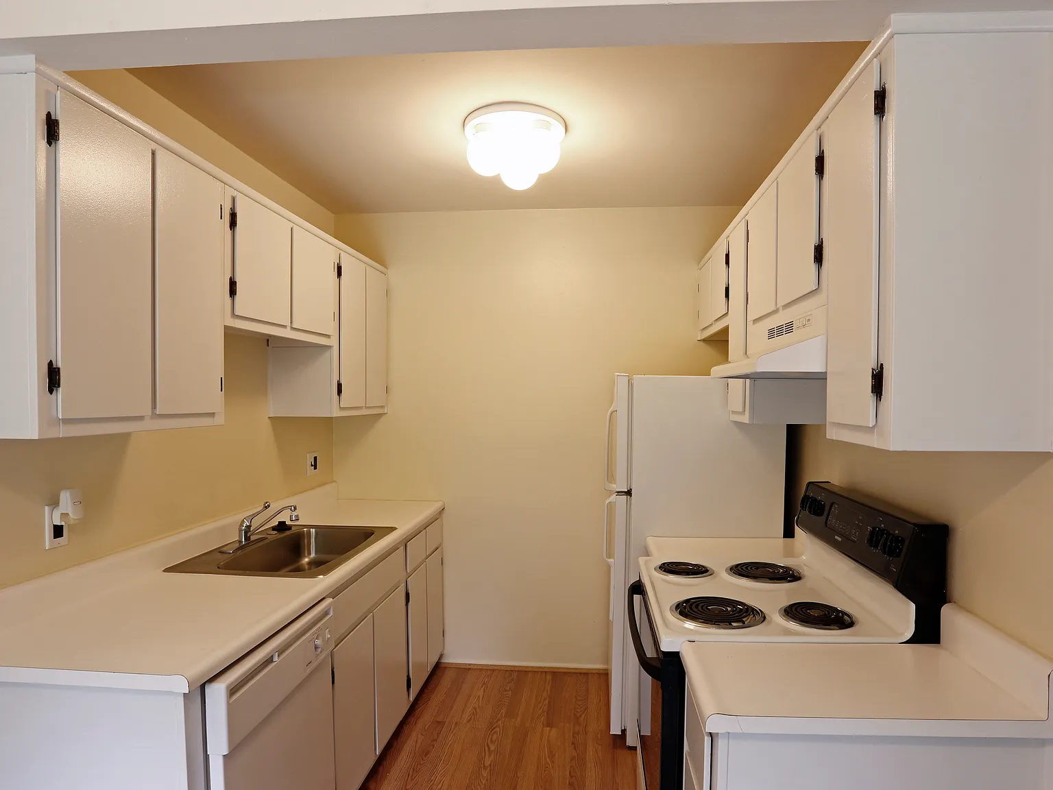 River Bend Apartments — Photo 4
