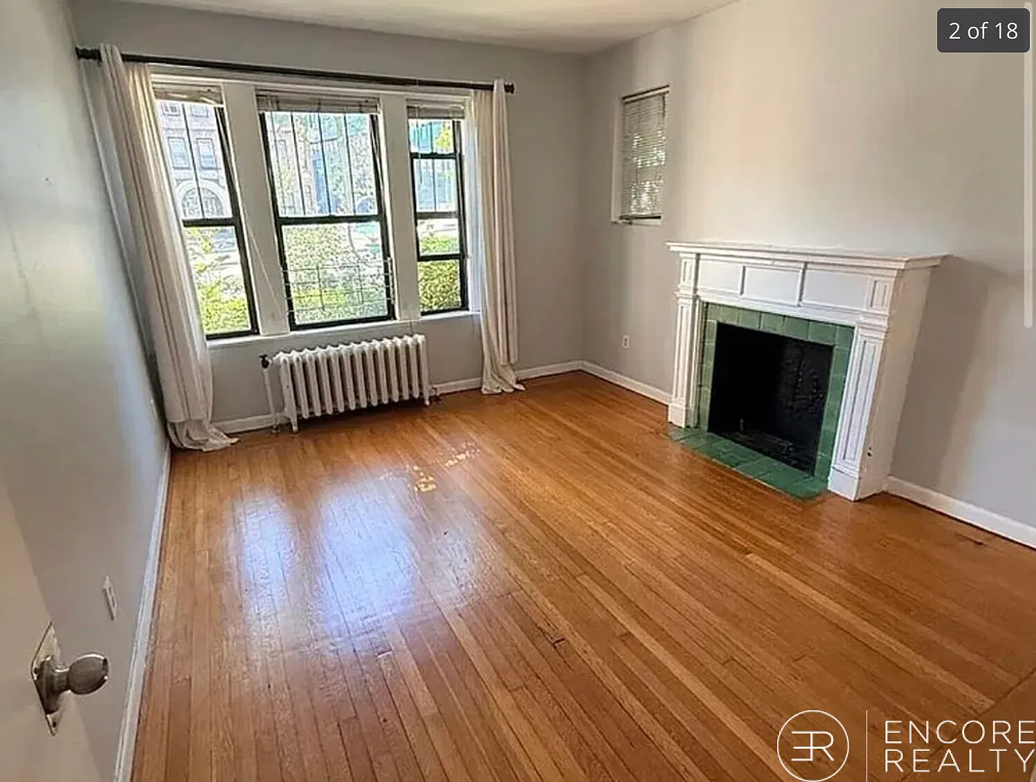 4 bed, 1000 sqft, $7,200 — Photo 3