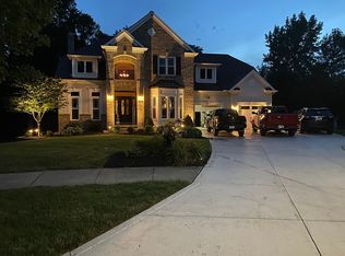 1110 Meadow Woods Dr, Macedonia, OH 44056