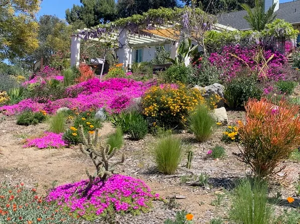 1462 Via Encinos Dr, Fallbrook, CA 92028