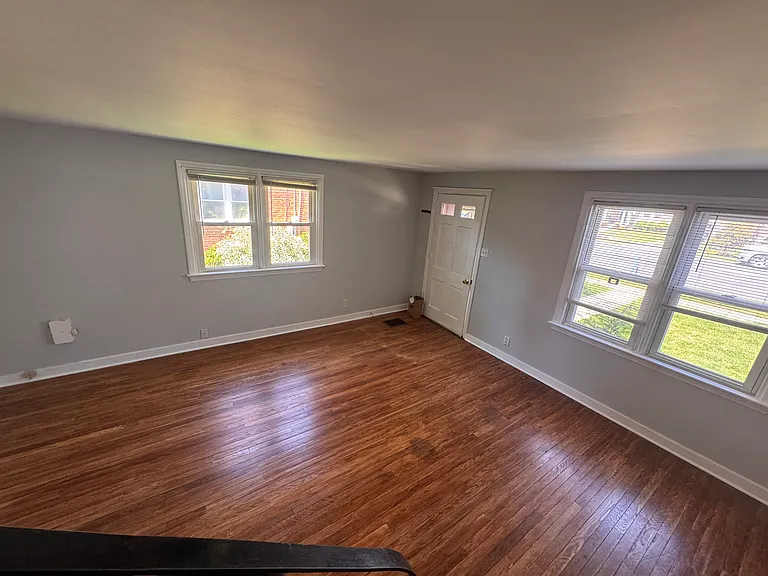 863 Fountain Ave — Photo 5