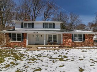 8350 Parkridge Ct W, Greendale, WI 53129