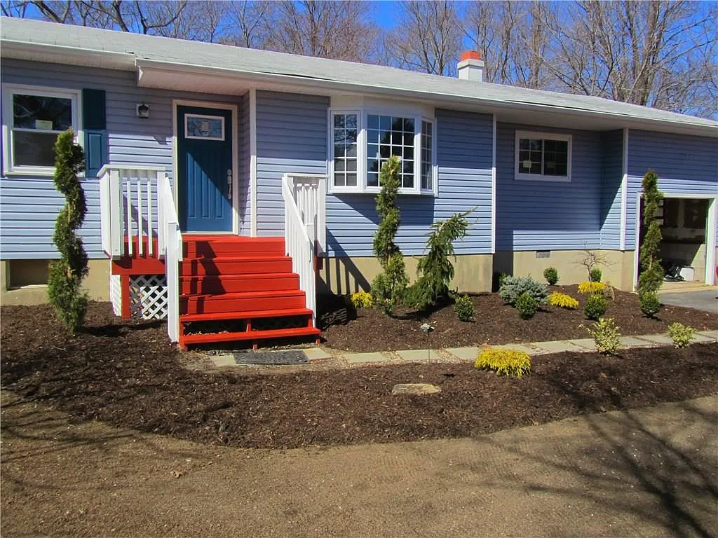 301 Fresh Ponds Rd photo 1