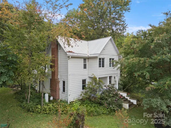 27 Barkn Cv, Canton, NC 28716