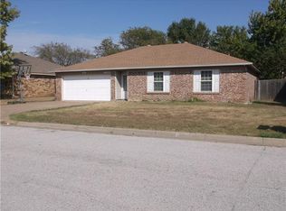 6411 Plainview Dr, Arlington, TX 76018