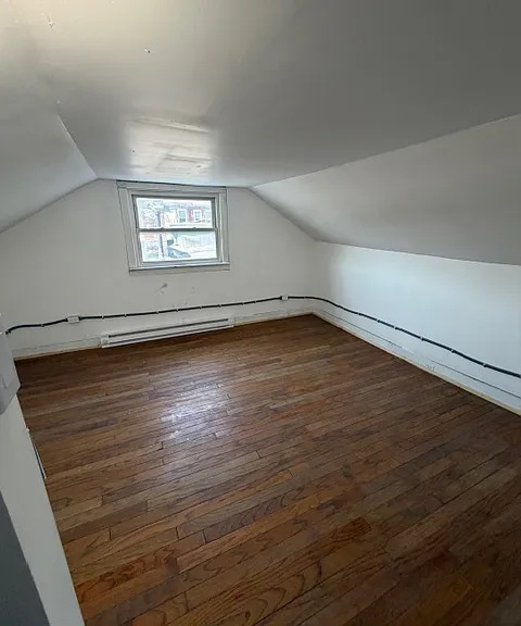 W Sunbury St — Photo 5