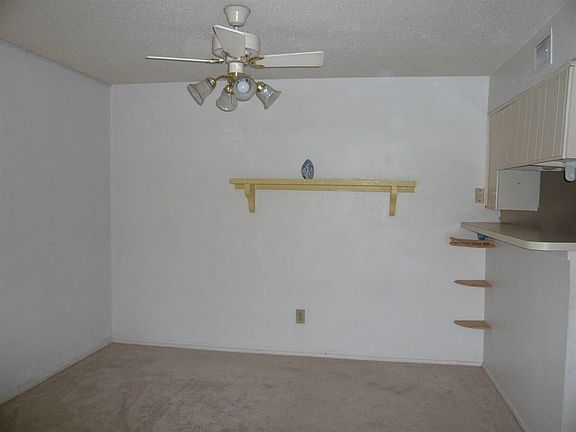 4th image of 402 Menlo Park Dr