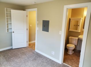 1019 N 50th St, Seattle, WA 98103