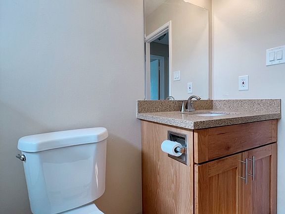 3rd image of 216 San Luis Ave APT 1