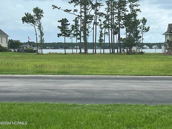 5th image of 144 Waterway Drive