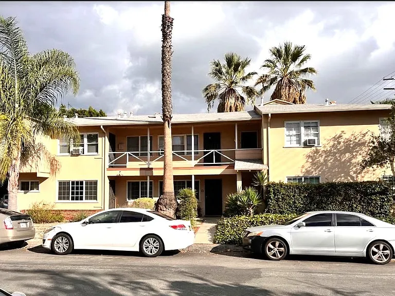 12155 Burbank Blvd — Photo 2