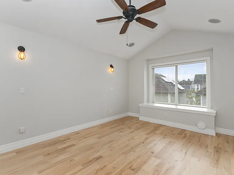 17394 2nd Ave — Photo 22