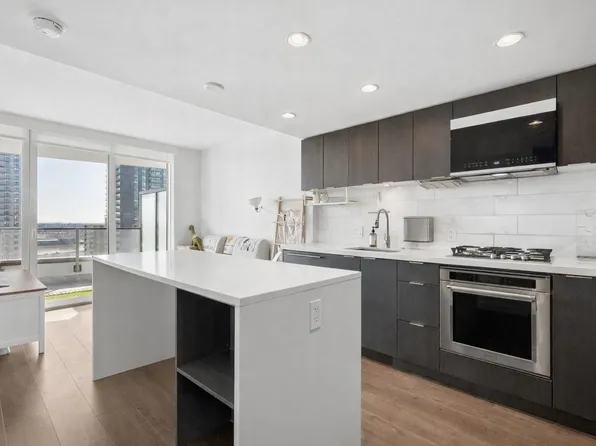 8189 Cambie St #1909, Vancouver, BC V6P 0G6