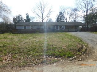 305 Cogdill Rd, Knoxville, TN 37922