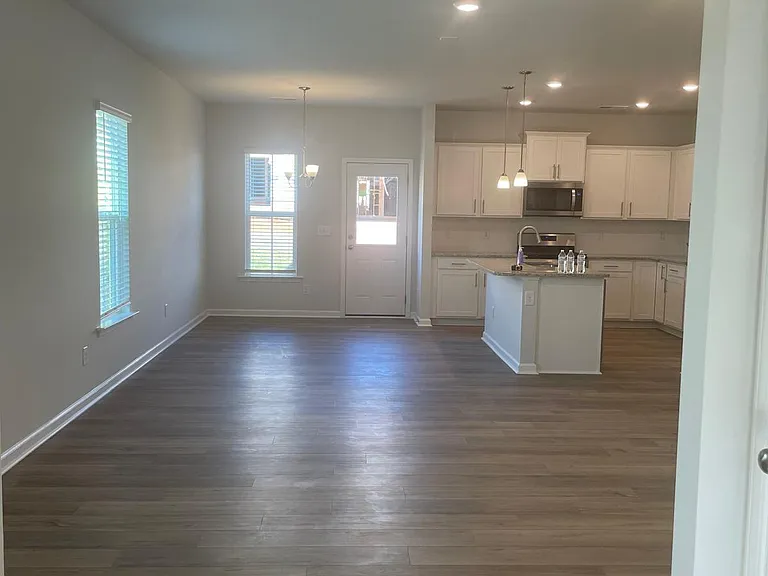 596 Glen Clova Dr — Photo 5