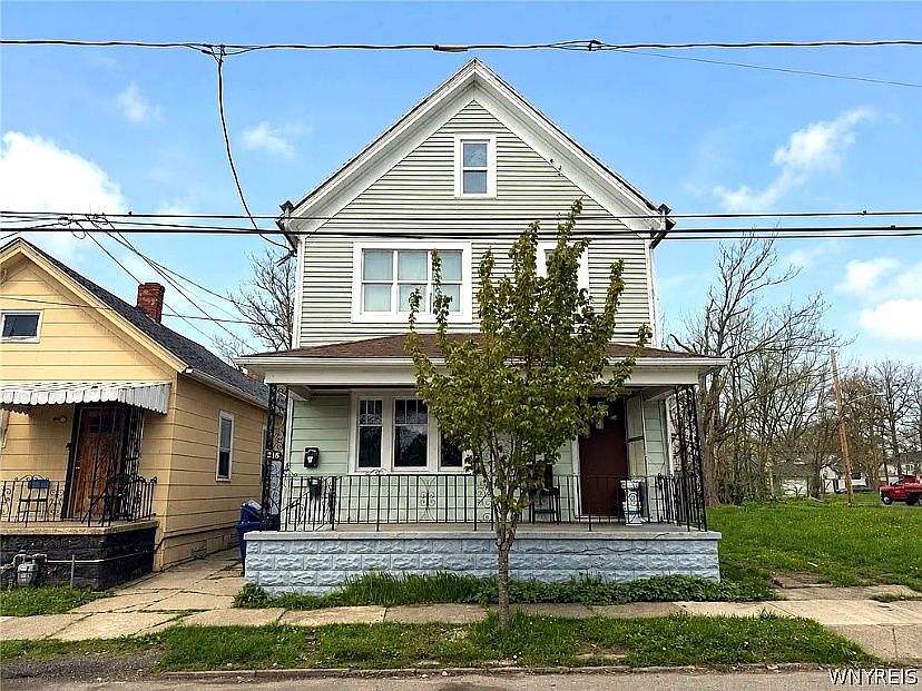 1st image of 218 Coit St