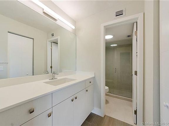 2nd image of 800 S Dixie Hwy APT 105