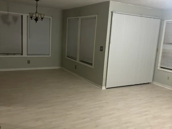 6788 Willowbrook Dr, Fayetteville, NC 28314