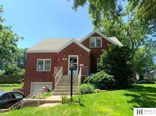 5402 S 76th St, Ralston, NE 68127