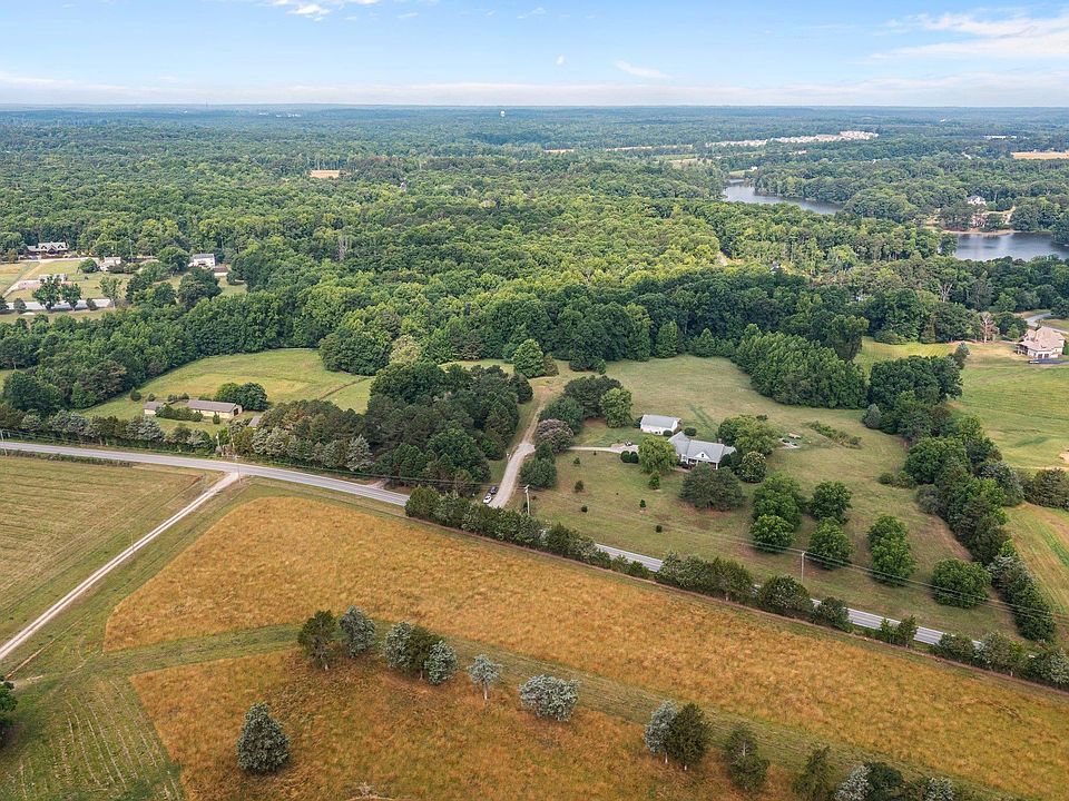 2nd image of 2 Derby Ln Lot 2
