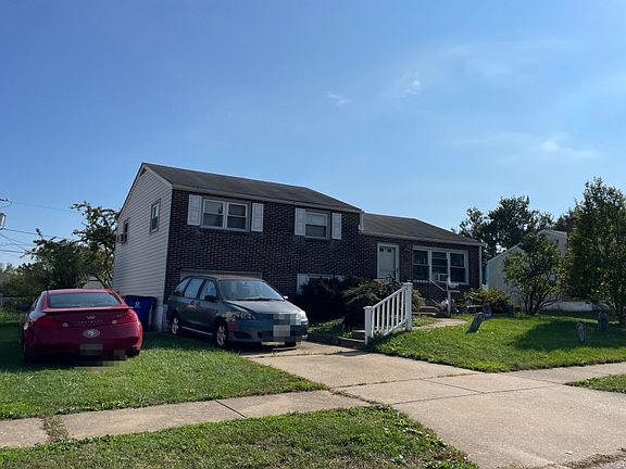 3rd image of 10 Whitehall Cir