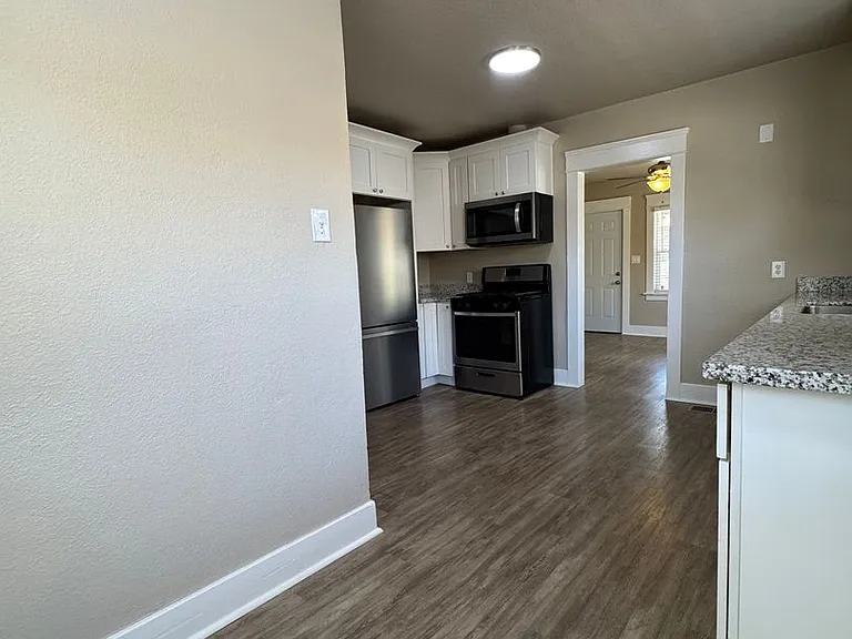 114 De Force Ave — Photo 16