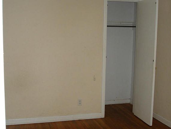 5th image of 6716 Laralou Ct