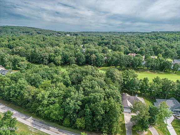 2nd image of 516 Stonehenge Dr