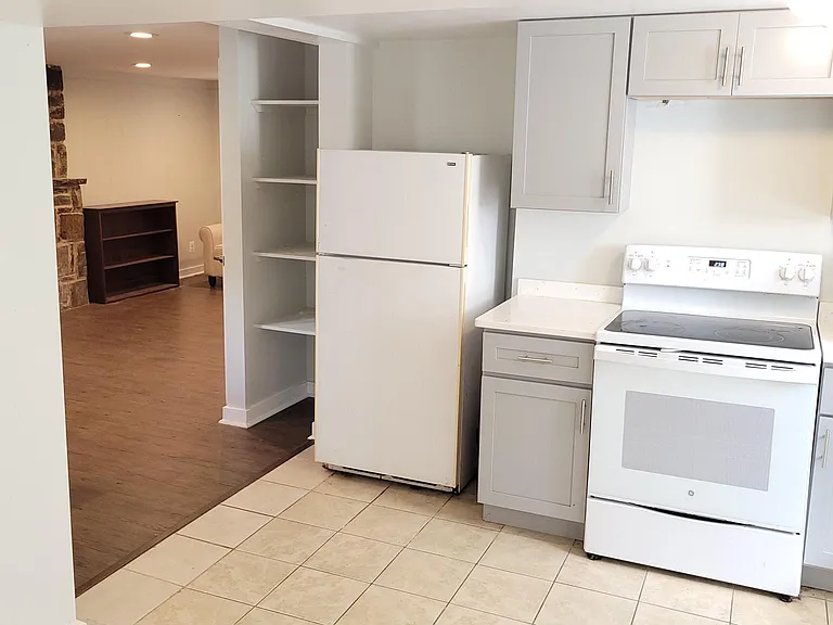 6209B York Rd #BASEMENT — Photo 11