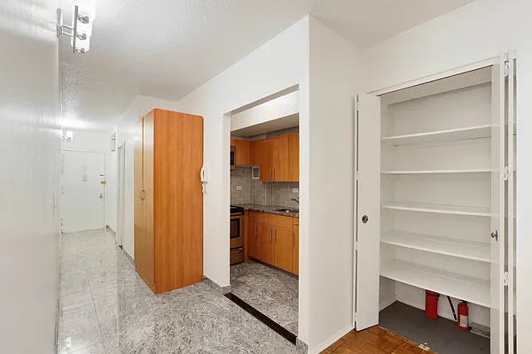 Rented by Oxford Property Group | media 9