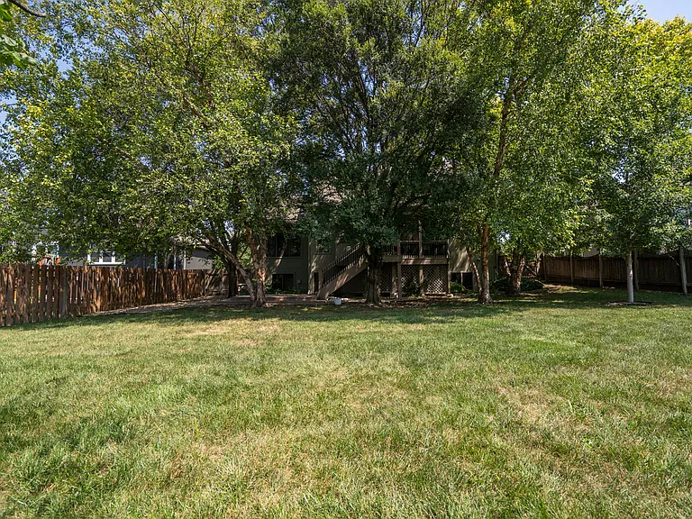 1101 Stonecreek Dr — Photo 41