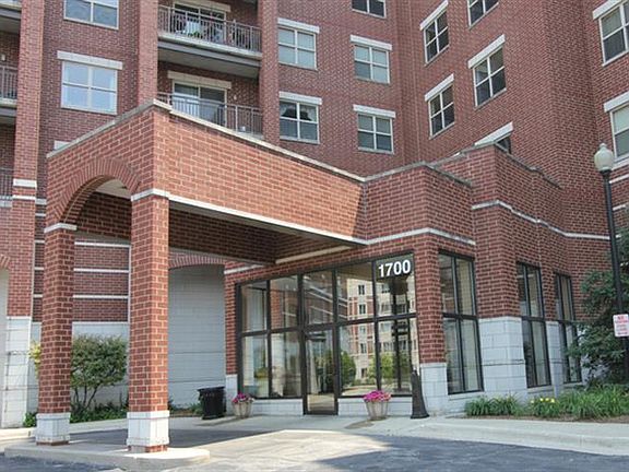 2nd image of 1700 Riverwoods Dr APT 412