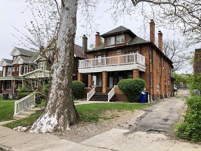1st image of 112-114 E 16th Ave
