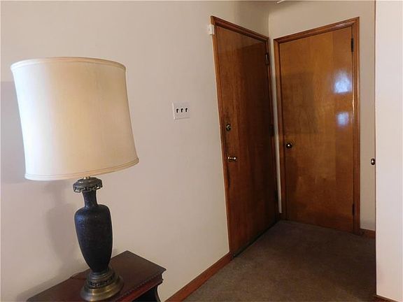 2nd image of 1337 Athalia Ave