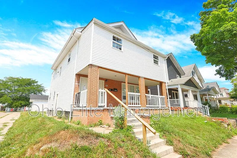 2 bed, 1.0 bath, $1,050 — Photo 4