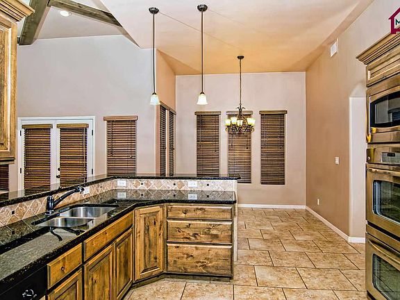 5th image of 4216 Hermia Ct