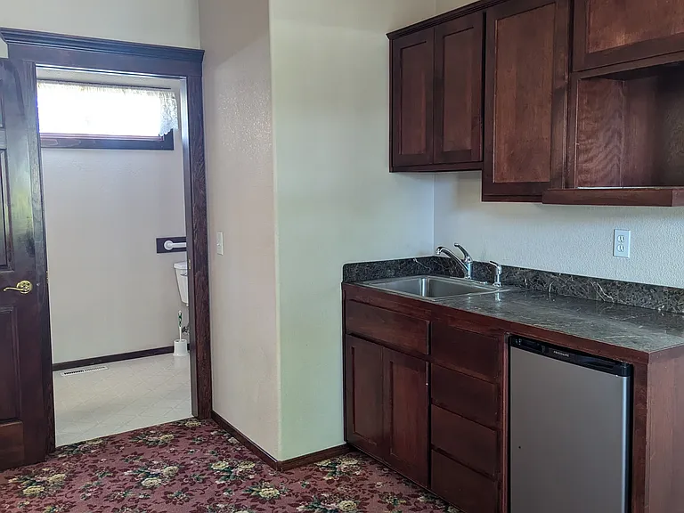 142 S Main St #B — Photo 6