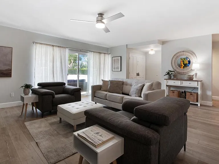 5 Montego Ct — Photo 4