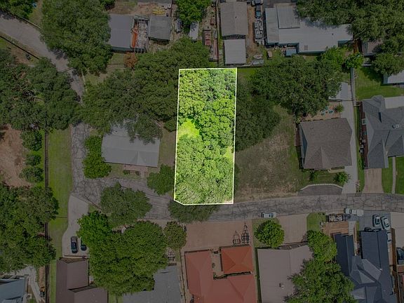 4th image of 121 Hidden Oaks Drive