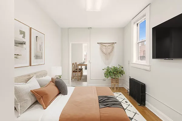 Rented by Compass | media 25