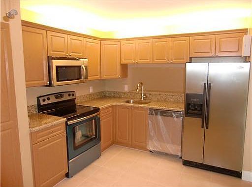 1st image of 4571 Amherst Cir