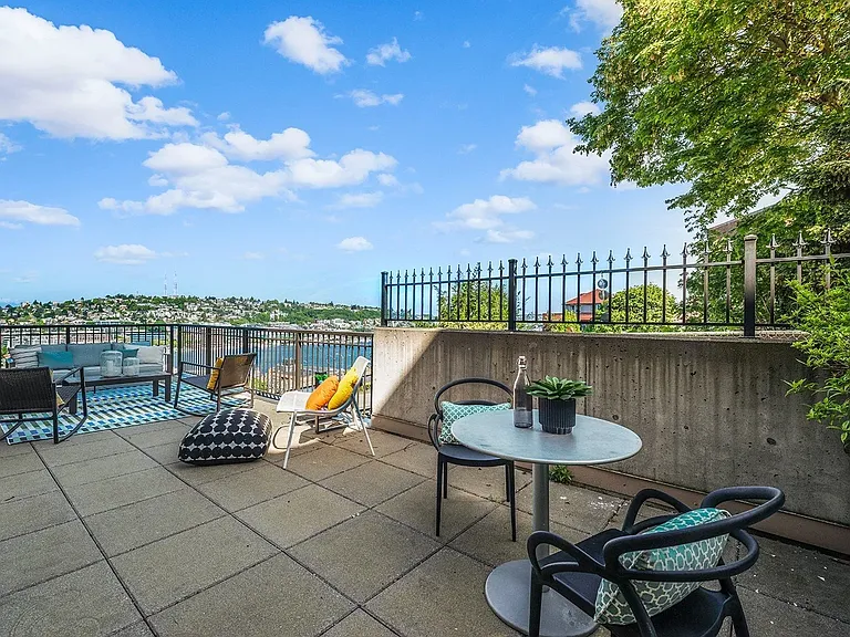 745 Bellevue Ave E #109 — Photo 25