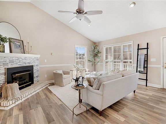 4th image of 12 Shanda Ct