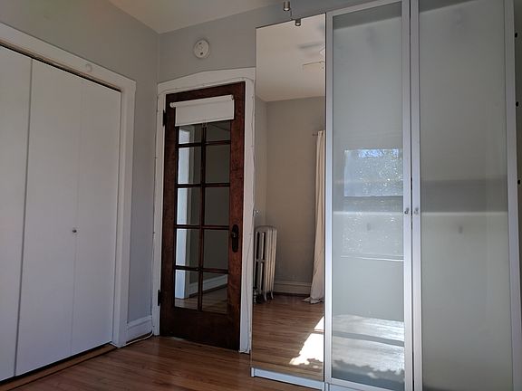 5th image of 3702 N Lakewood Ave APT 2