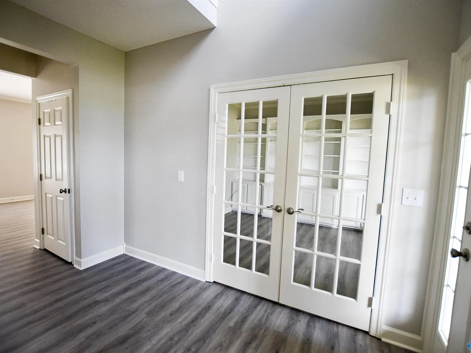 3 bed, 2.5 bath, 2000 sqft, $1,950 — Photo 2