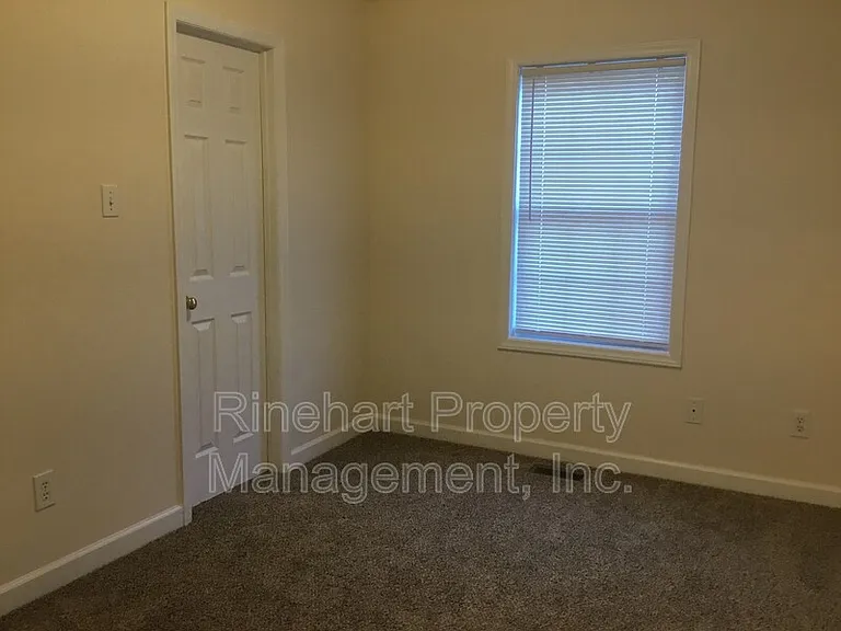 1444 Edgewood Dr — Photo 7
