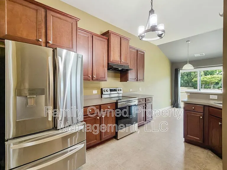 266 Mayfield Dr — Photo 16
